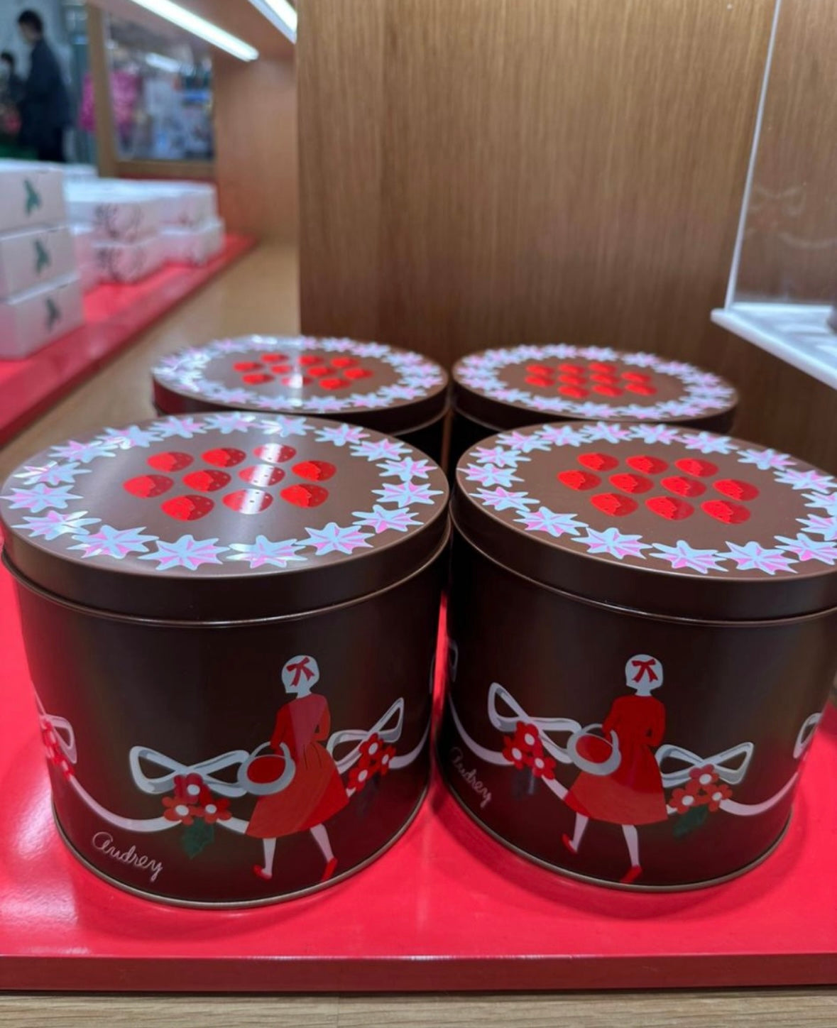 Audrey （限購和期間限定啡罐）：10 件（原味+朱古力花束）每朝去排隊才買到返嚟