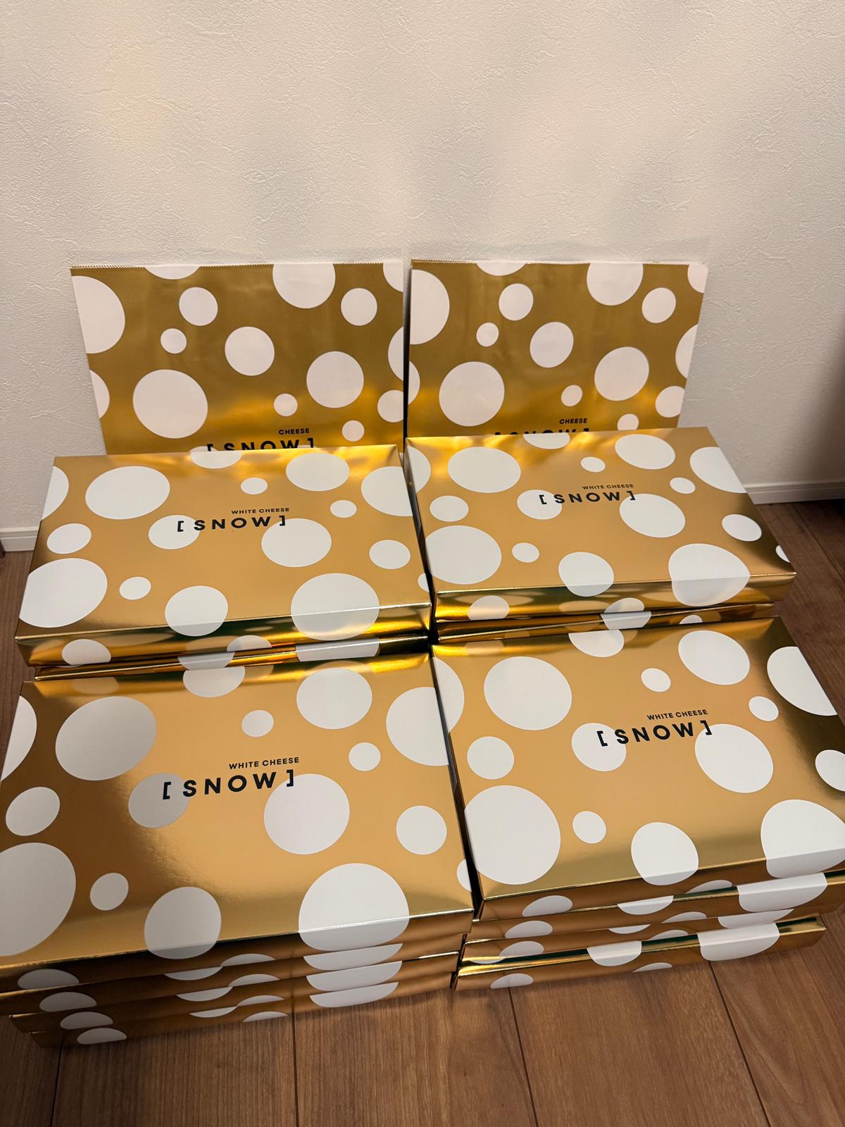 北海道限定 - White Cheese (8 件裝+金色原裝紙袋）賞味期限：16 Mar 2026 或之後￼